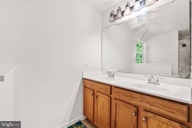 Building Photo - 406 Arnold Dr