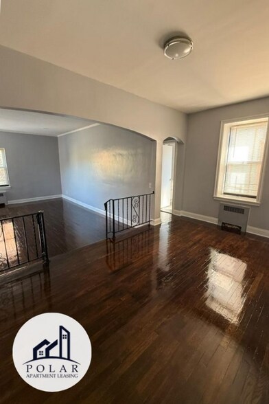 Primary Photo - 33 S Munn Ave