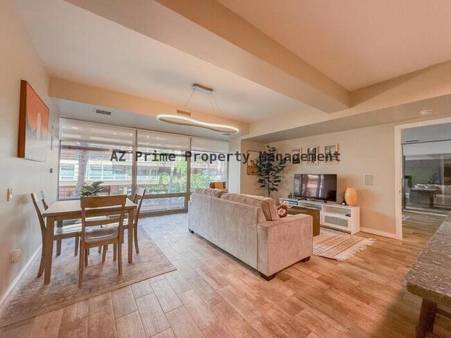 Building Photo - 7137 E Rancho Vista Dr