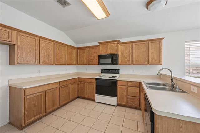 Building Photo - 3110 Eastwood Dr