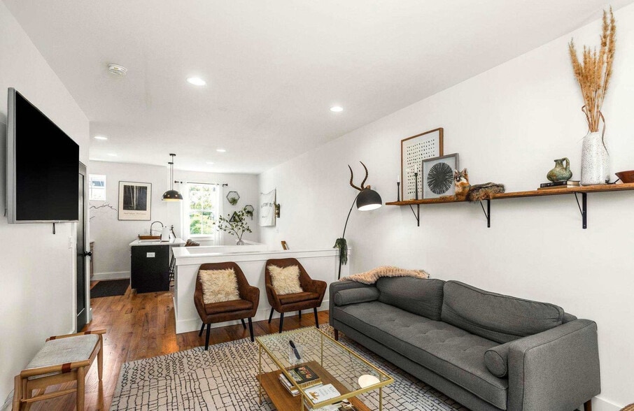 Building Photo - 4908I Delaware Ave