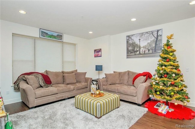 Building Photo - 1220 Diamond Court