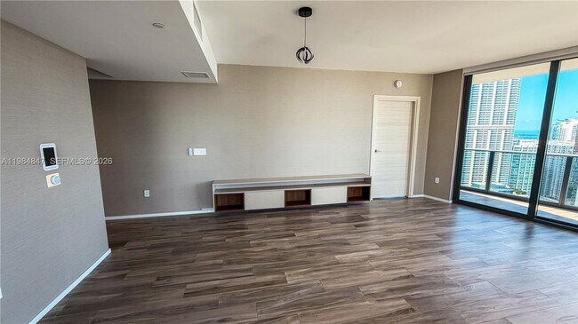 Building Photo - 801 S Miami Ave