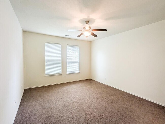 Building Photo - 6223 Summerfield Glade Ln