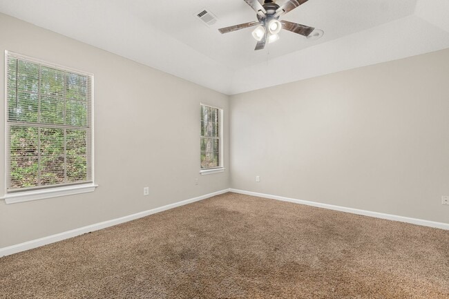 Building Photo - Updated 4 Bedroom 2 Bath Home - Open to Section 8