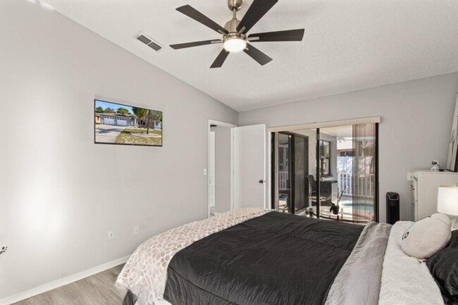 Building Photo - 4405 Plumosa St