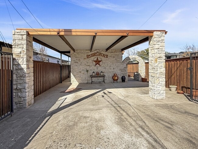 Building Photo - 6505 Christa Ct