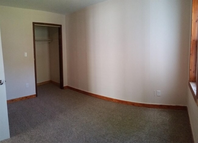 Building Photo - 1104 Williston Ave