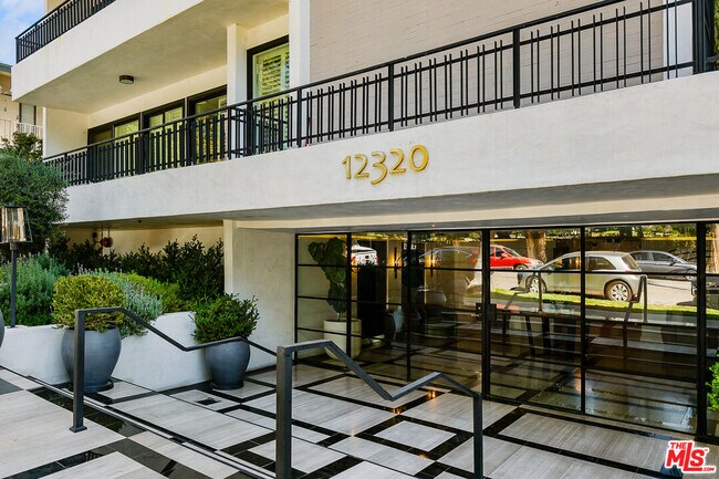 Building Photo - 12320 Montana Ave