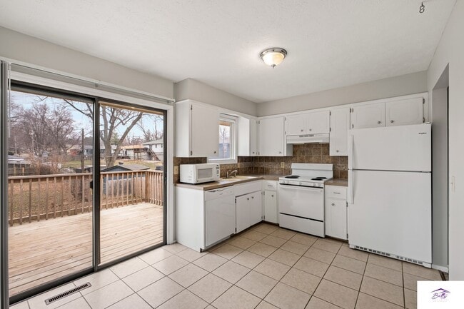 Building Photo - 2664/2666 N 93rd St