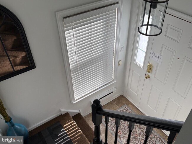 Building Photo - 310 Steeplechase Ct