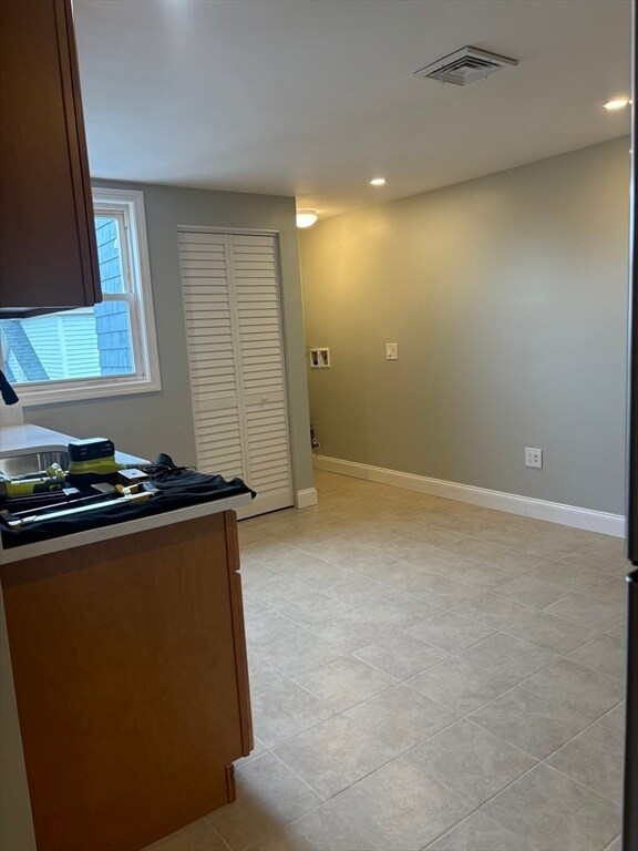 Building Photo - 63 Callender St