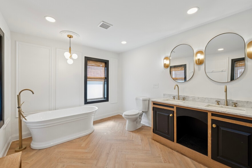 en suite bathroom - 858 Perkiomen St