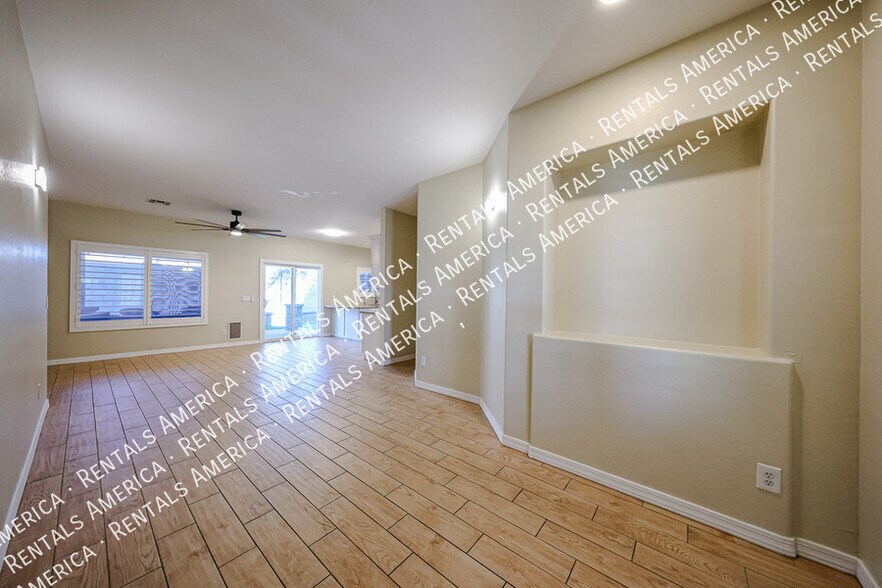 Building Photo - 17219 N 19th Run