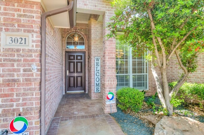 Building Photo - NOW AVAILABLE - Beautiful 3-Bedroom Home in the Southland Neighborhood!