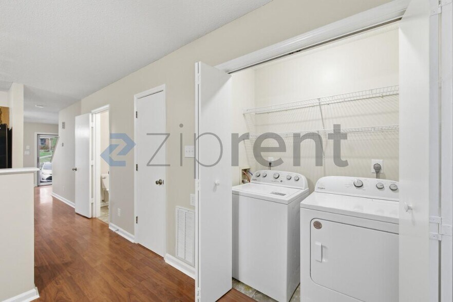 Building Photo - 10 Hartford Ct