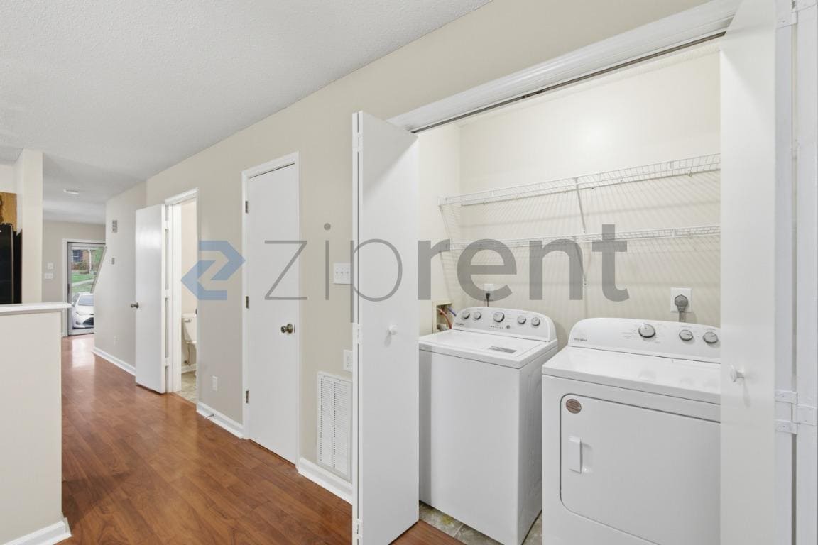 Building Photo - 10 Hartford Ct