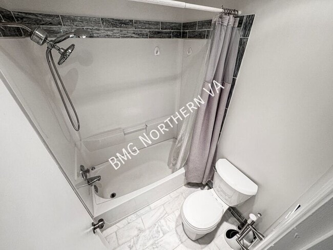 Building Photo - 7450 Adams Park Ct
