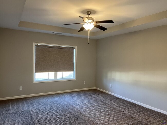 Building Photo - 401 Tivoli Wy
