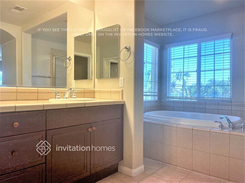 Building Photo - 12579 Chimney Rock Dr
