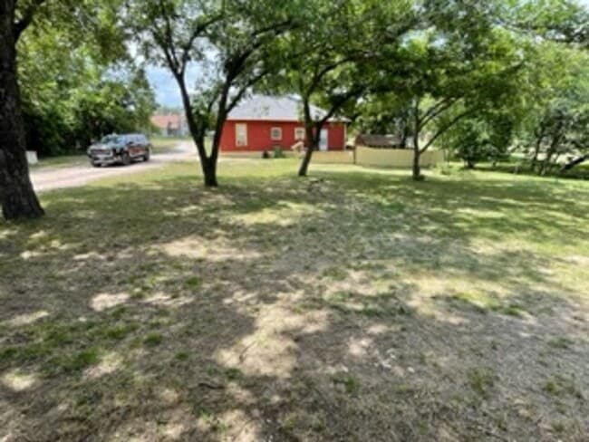 Building Photo - 1312 Central Texas Expy