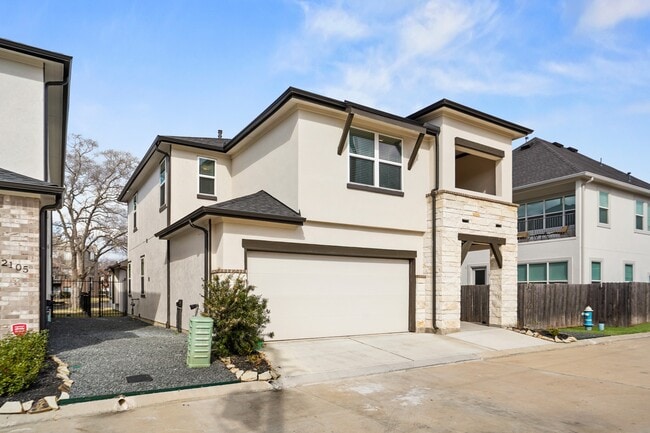 Building Photo - 2107 Pueblito Dr