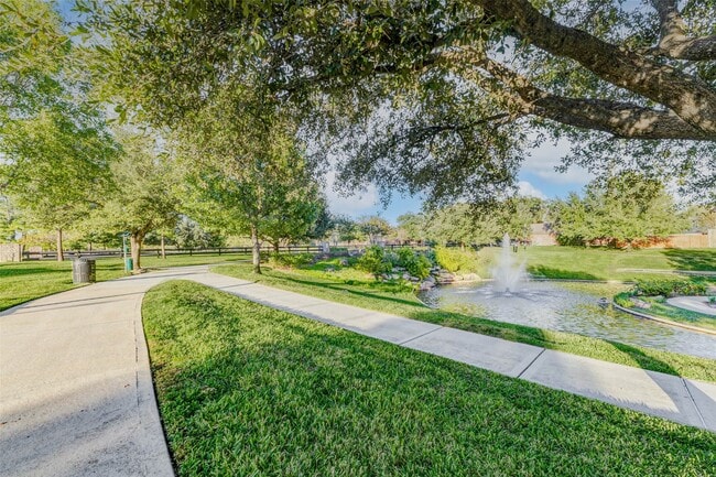 Building Photo - 10210 Thornmont Ln