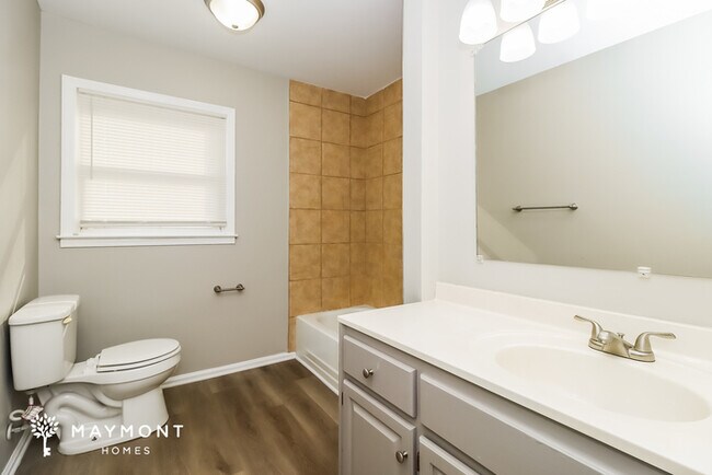 Building Photo - Cute 3 Bedroom Home