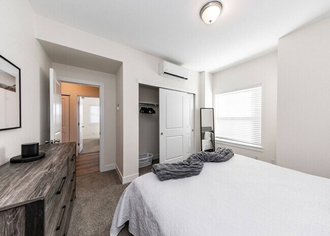 Building Photo - Westside, Next to Nature 2 Bed Luxury Apartment by Garden of the Gods