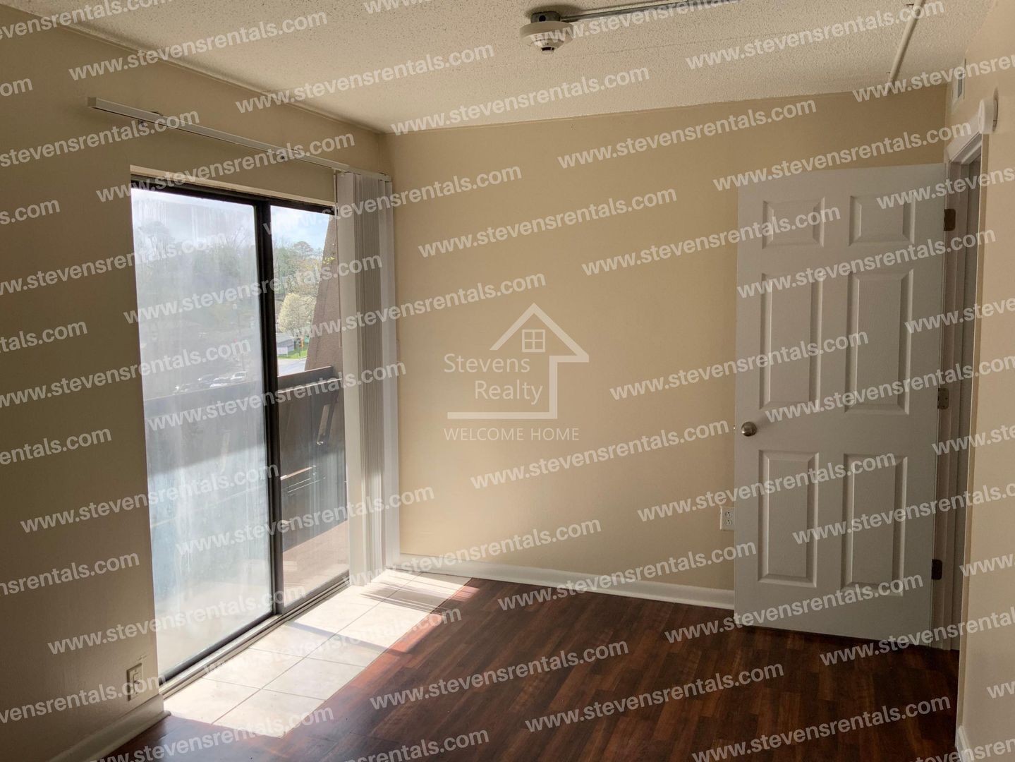 Building Photo - 915 S Seminole Dr