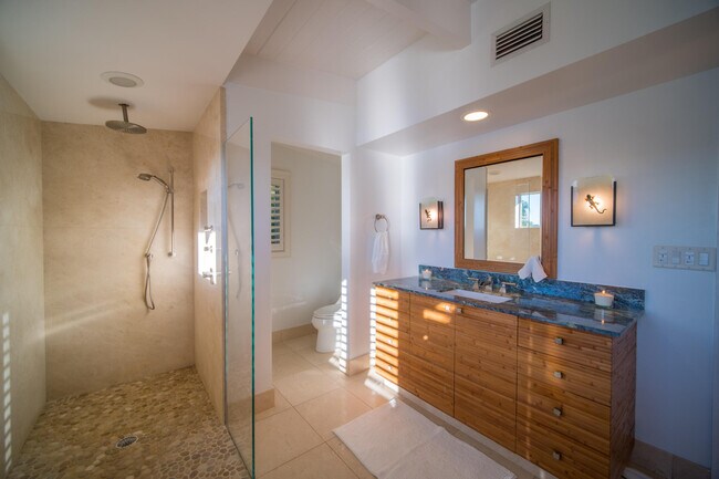 Building Photo - 4000 S Ocean Blvd