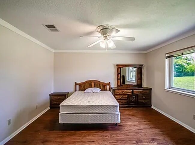 Building Photo - 2005 Magic Hill Dr