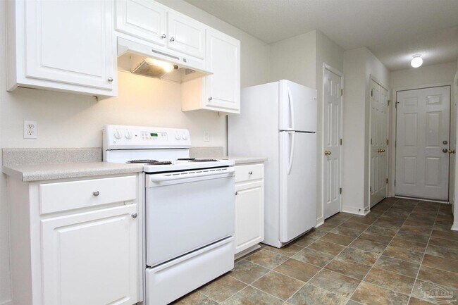 Building Photo - 6209 Cottage Woods Dr