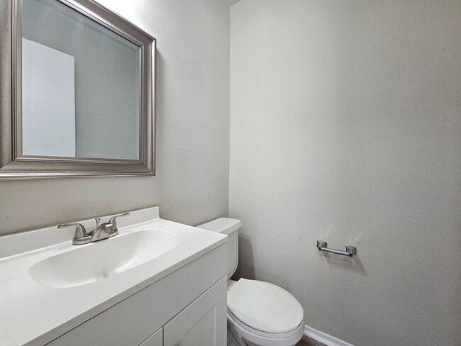 Building Photo - 3106 Trenton Dr