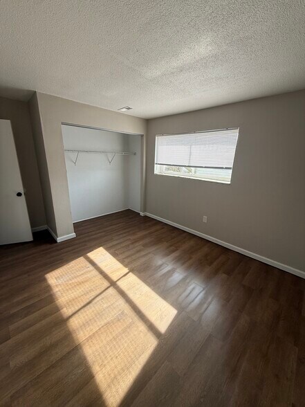 Building Photo - 10749 S Dixie Hwy