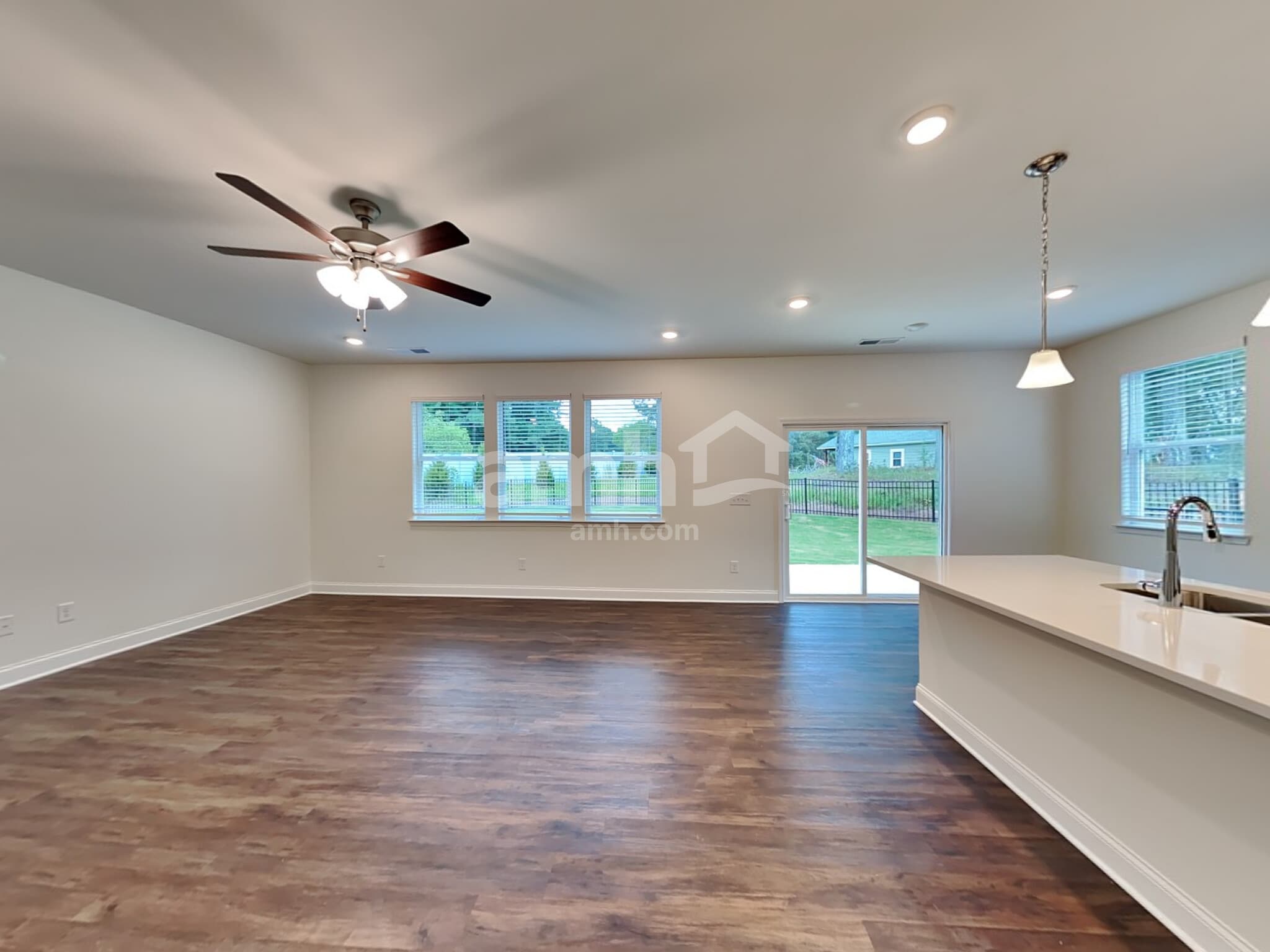Building Photo - 719 Carnaby Ln