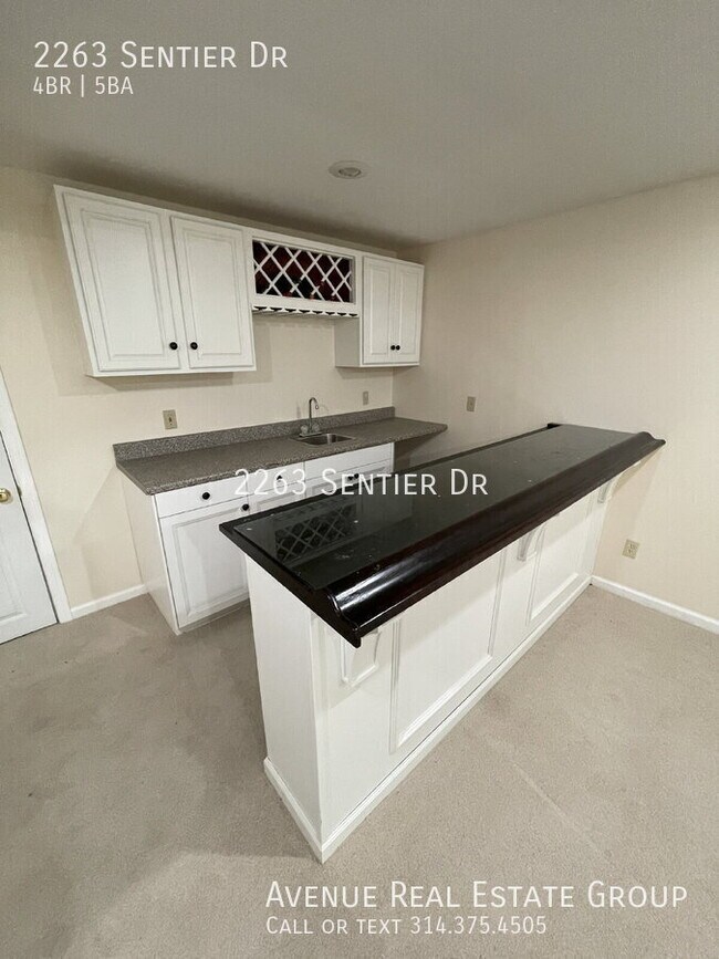 Building Photo - 2263 Sentier Dr
