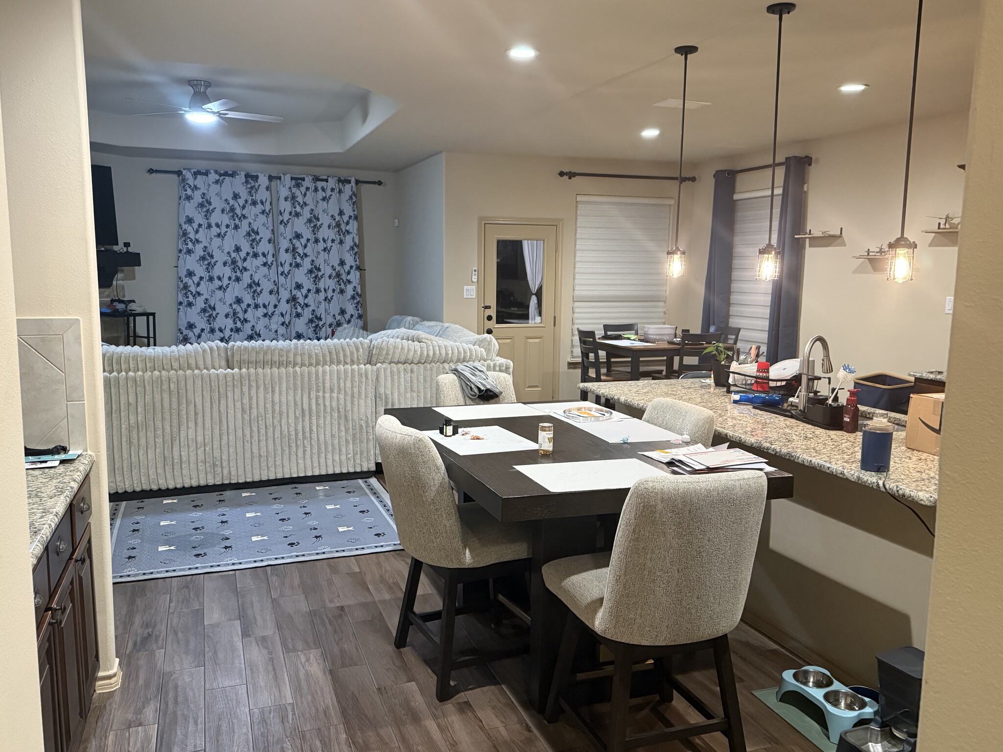 Building Photo - 1829 Lark Ln