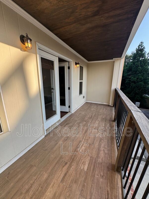 Building Photo - 1280 Dahlgren Lane