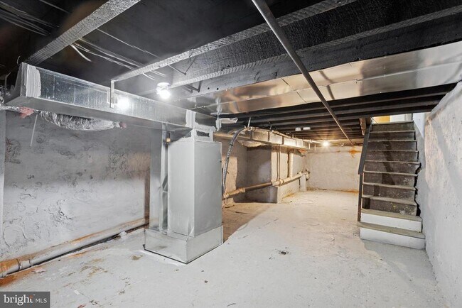 Building Photo - 2350 N Opal St