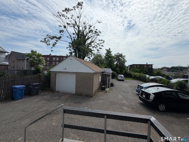 Building Photo - 128 Bartholomew Ave
