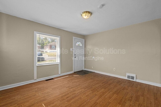 Building Photo - 7157 Garesche Ave