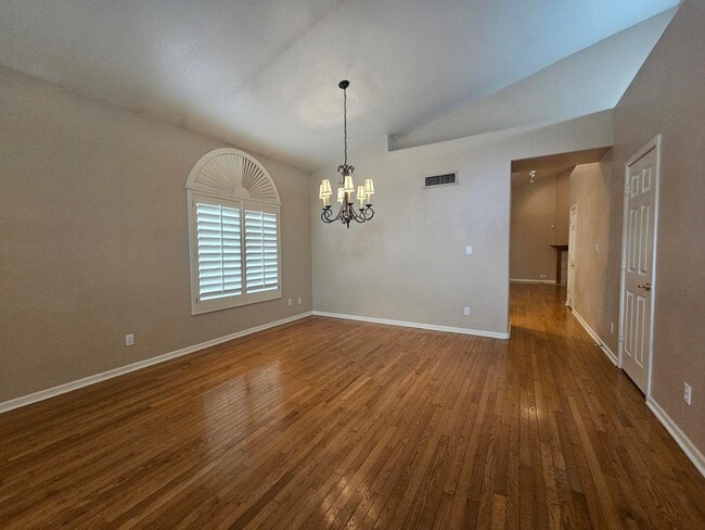 Building Photo - 1867 E Brentrup Dr