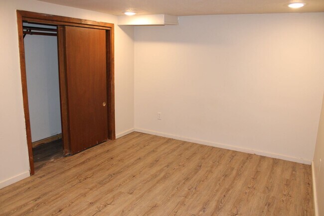 Building Photo - Vattier 1130