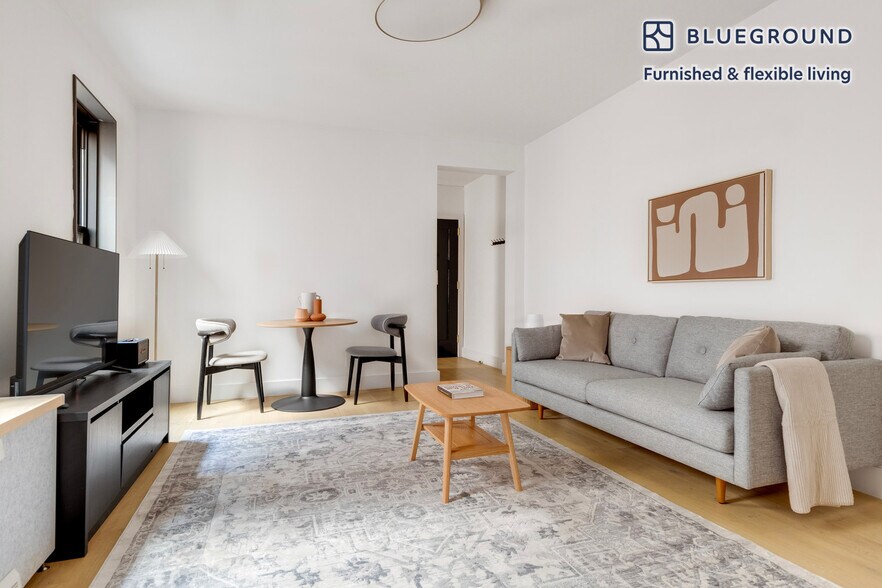 Primary Photo - 145 Henry St