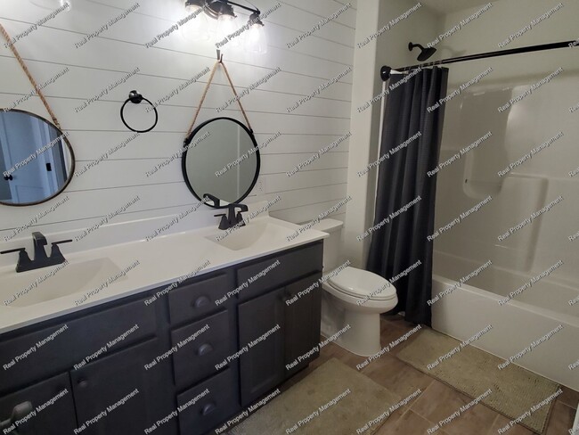 Building Photo - Gorgeous Custom Built Dyer 4 Bedroom