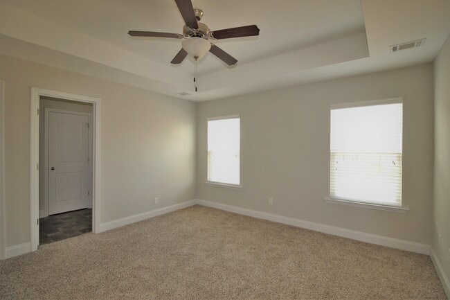 Building Photo - 2138 Kinsale Ave