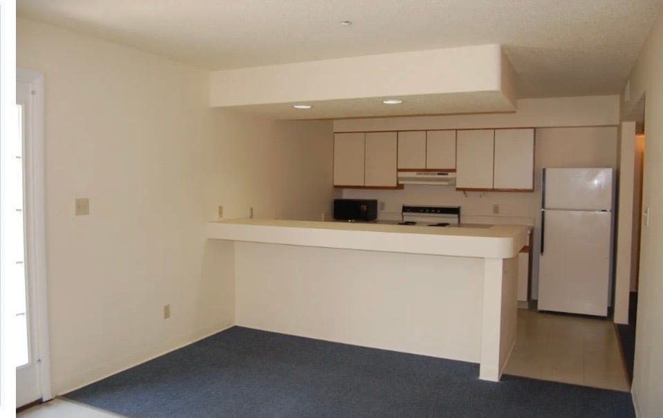 Building Photo - 220 N McKinley Ave