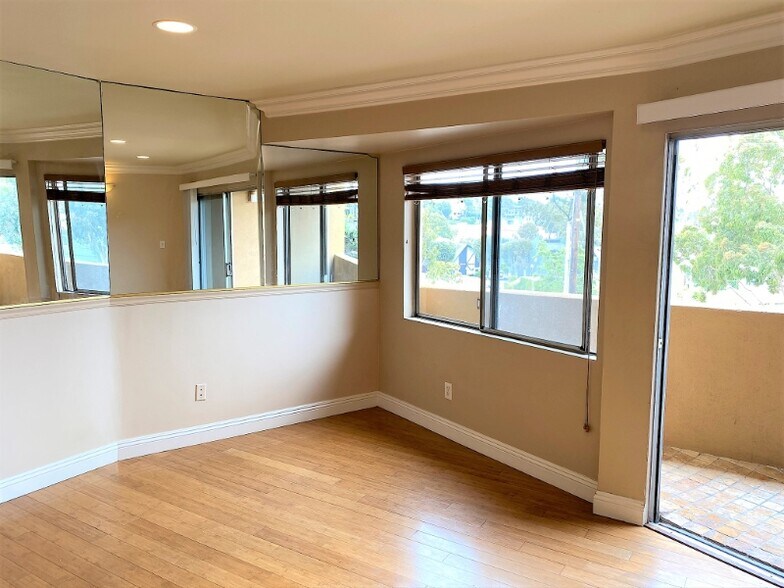 Building Photo - 100 Cliff Dr