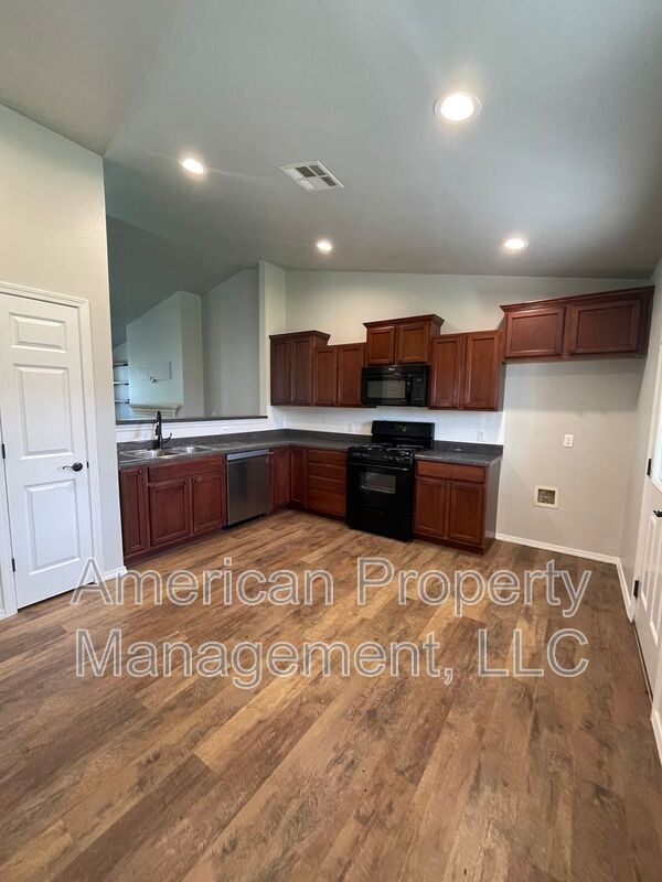 Building Photo - 12316 N 108th E Ave